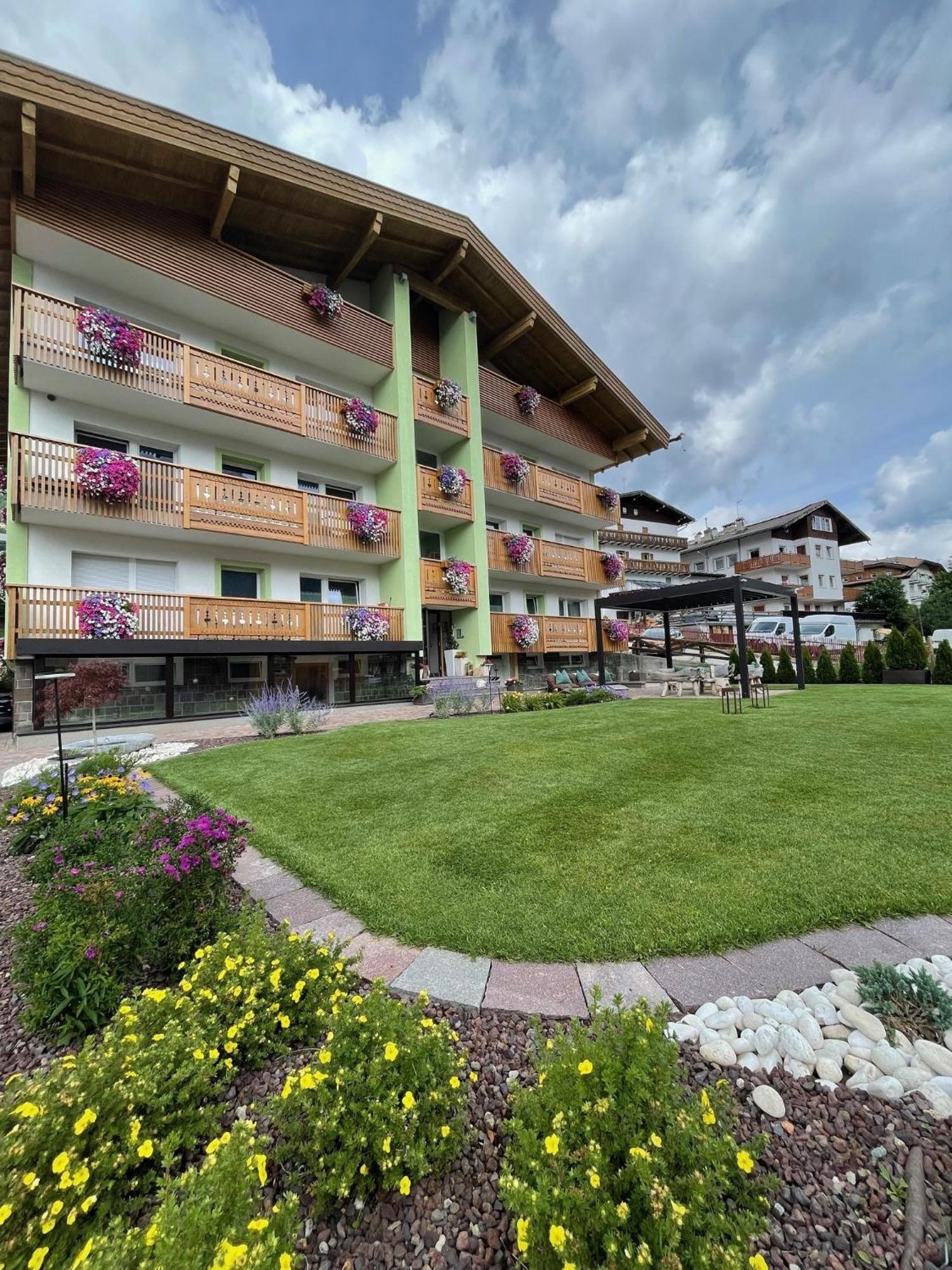 Mason La Zondra Aparthotel Vigo di Fassa Exterior foto