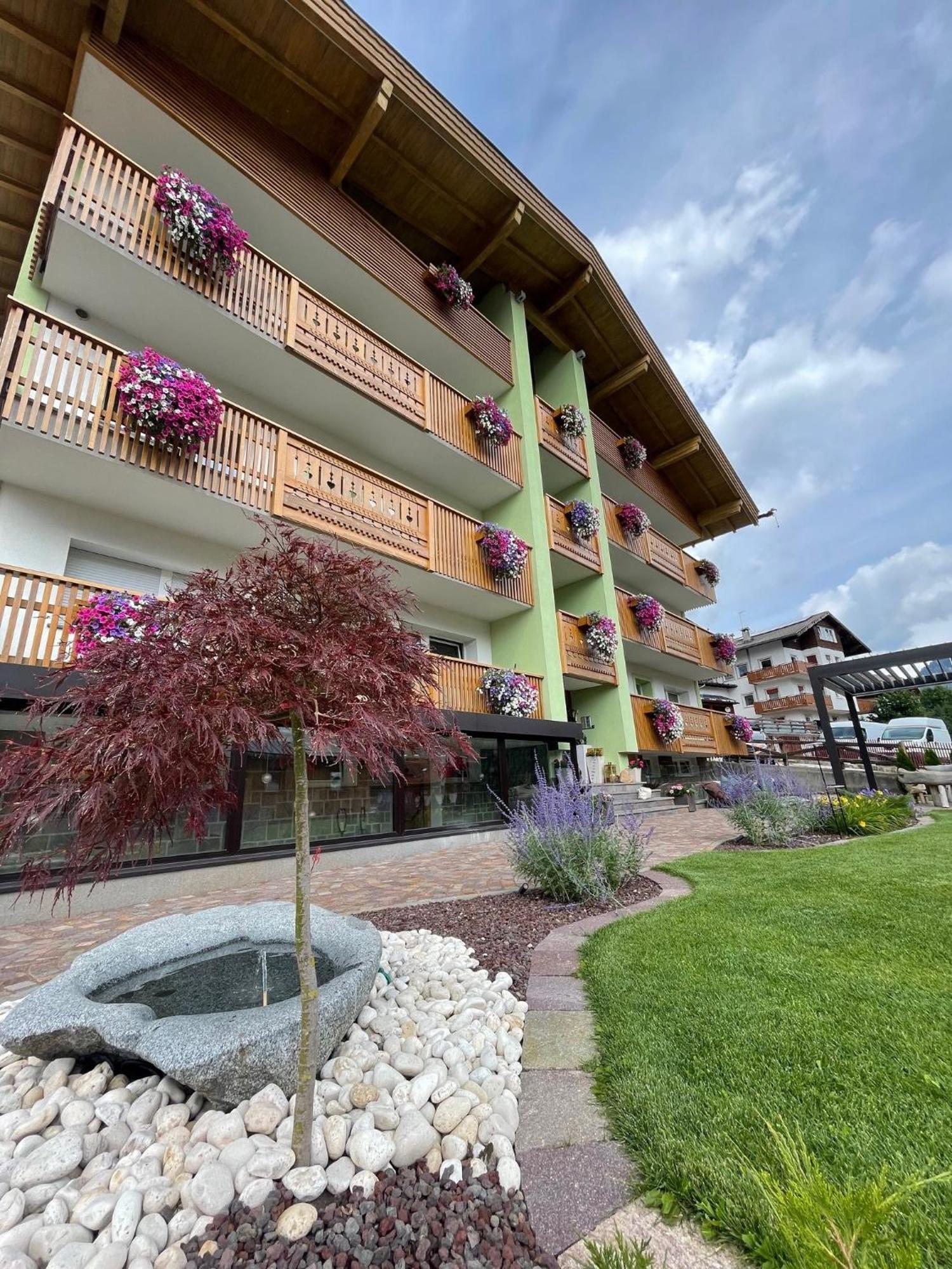 Mason La Zondra Aparthotel Vigo di Fassa Exterior foto