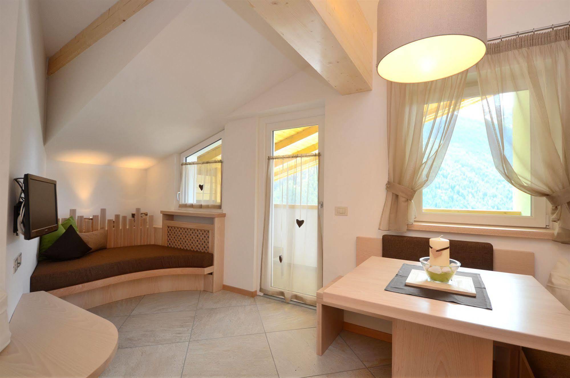 Mason La Zondra Aparthotel Vigo di Fassa Exterior foto